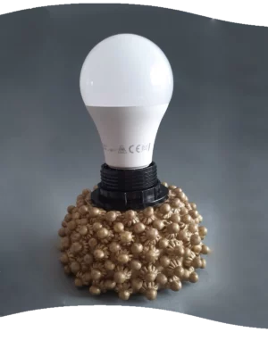 Foto della lampada da tavolo in ceramica ispirata alla filigrana sarda (Tipo A)